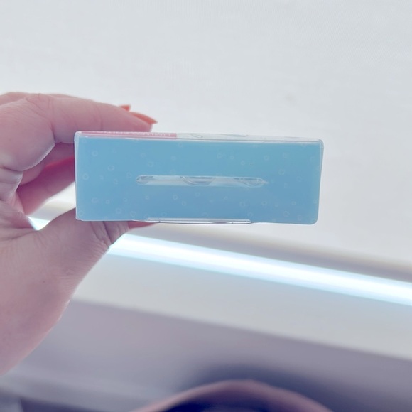 *NEW* Peanuts x Wet n Wild 3 Piece Multi-stick Set - Picture 5 of 6